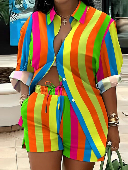 Conjunto de camisa y pantalones cortos de manga larga con estampado colorido