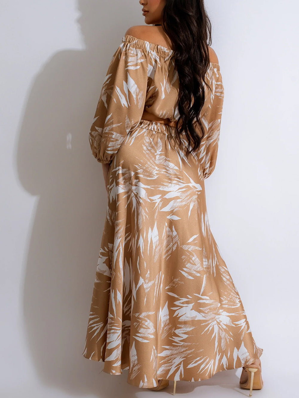 Conjunto de falda y top corto con hombros descubiertos de dos piezas