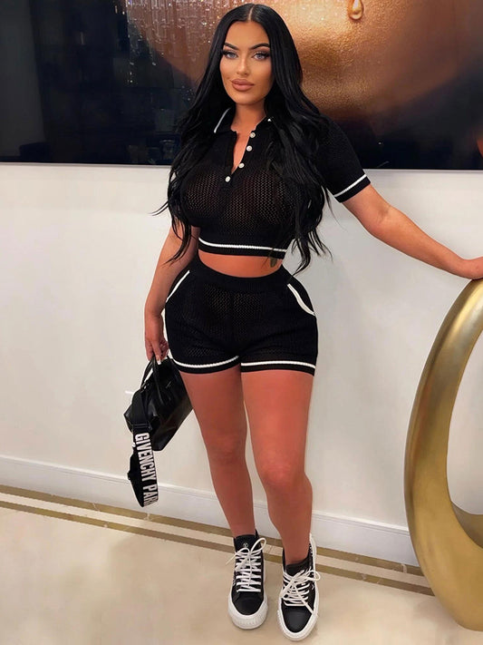 Tops cortos y pantalones cortos ahuecados de dos piezas