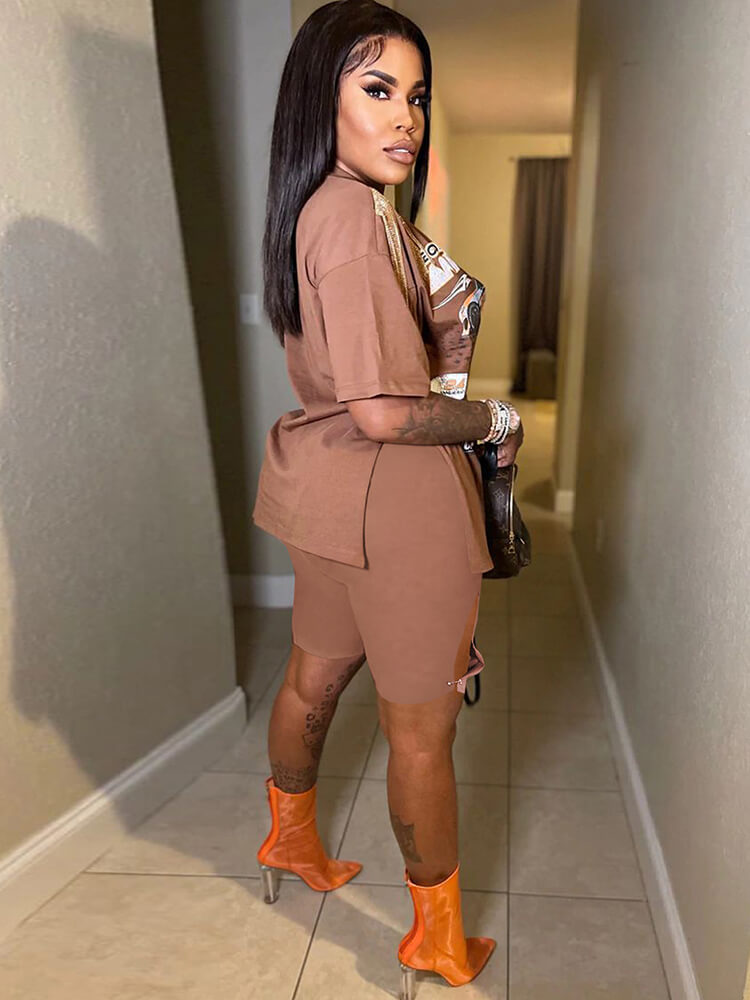 Tops con estampado de figura de manga corta de dos piezas y pantalones cortos con abertura