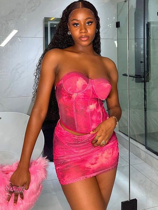 Conjunto de minifalda estampada con top corto y corpiño