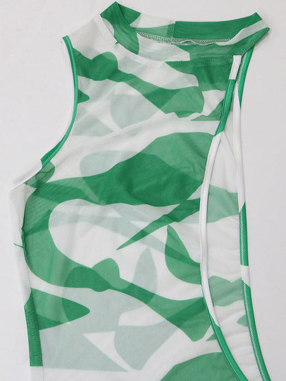 Vestido largo de malla con estampado irregular y conjunto de bikini 