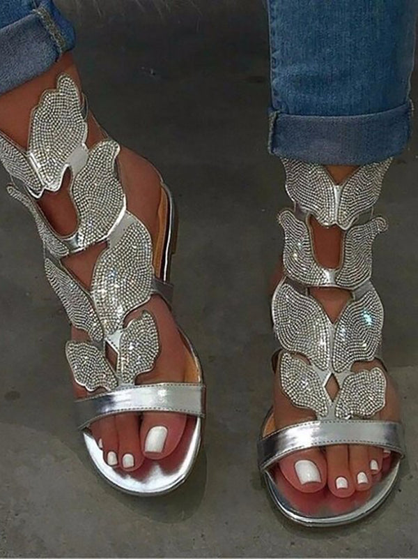 Sandalias planas con mariposa y diamantes de imitación 