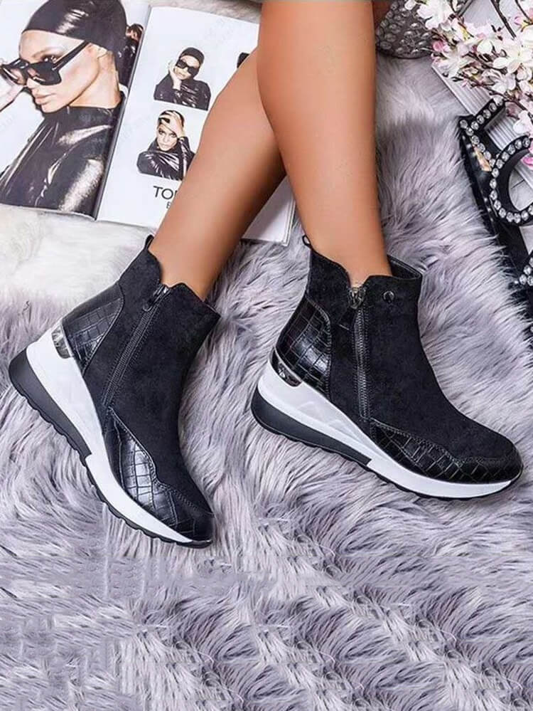 Botines con cremallera lateral y patchwork de PU