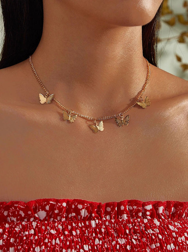 Collares minimalistas de estrellas y mariposas